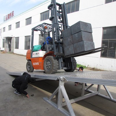 移動式登車橋叉車卸貨裝車平臺固定登車橋定制車橋坡道