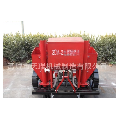 大量供應優(yōu)質高效土豆施肥種植機 同步實現施肥覆膜打藥 出口產品