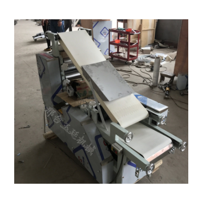 廠家供應(yīng)多功能仿手工掉渣餅機(jī)白吉饃成型機(jī)里脊肉餅燒餅荷葉餅機(jī)