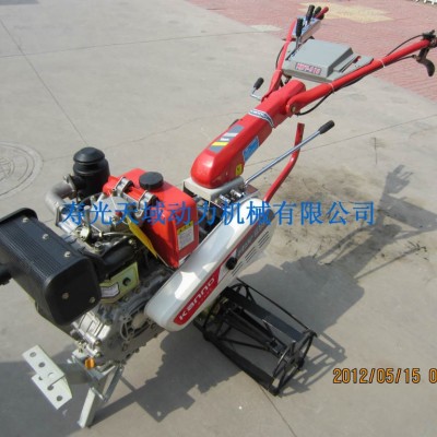 定制 新款四驅(qū)乘坐式旋耕機