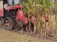 各種型號拖拉機收割機，玉米莖穗兼收，農機，裝載機改裝三角防陷半鏈軌！