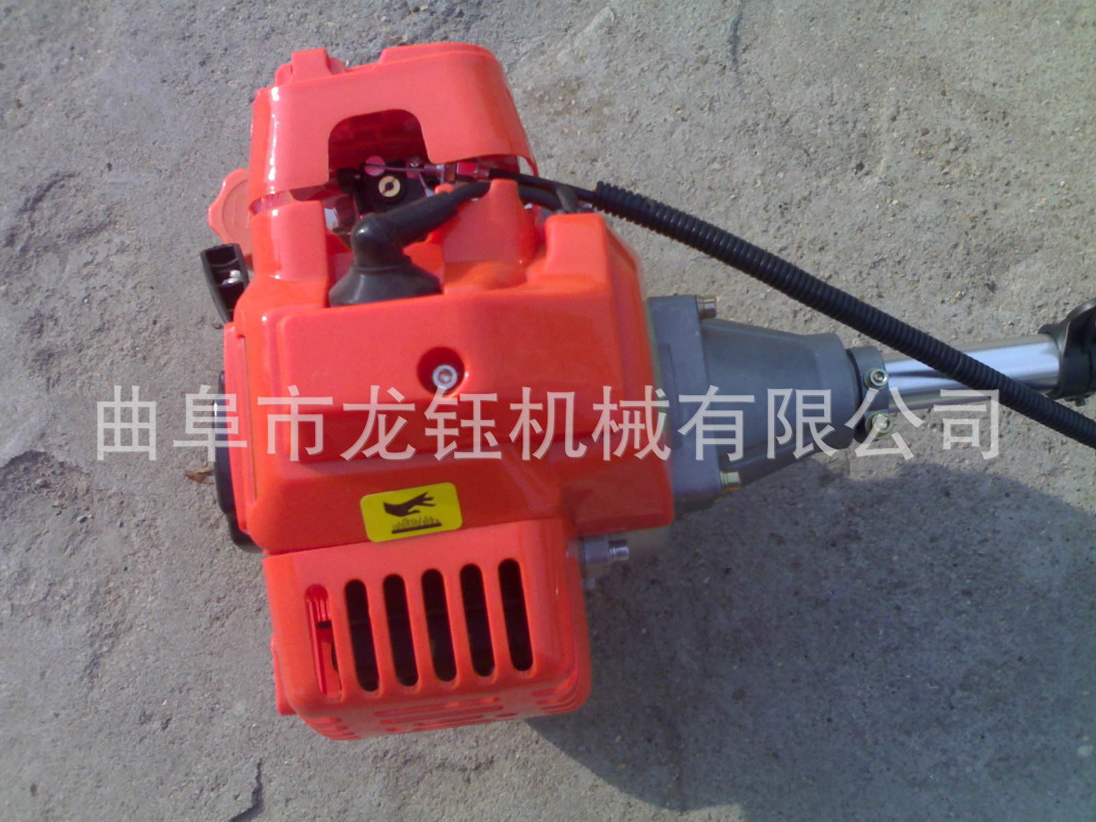 斜跨式割草機(jī)