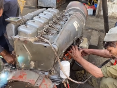 維修一臺不需要加冷卻液的大型柴油發動機，這裝配工藝不敢恭維！