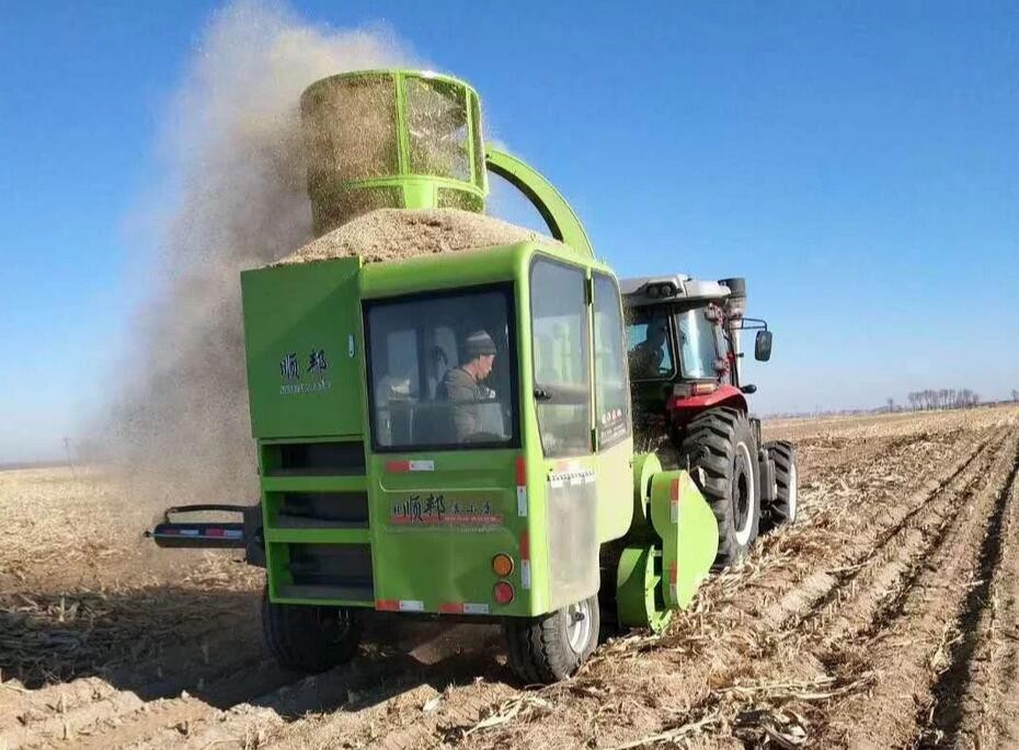 收集王9YF-2.2型秸稈自動撿拾飼料揉搓打捆機