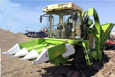 擂肯4YZ-3A1玉米聯合收獲機（可自選秸稈回收裝置）