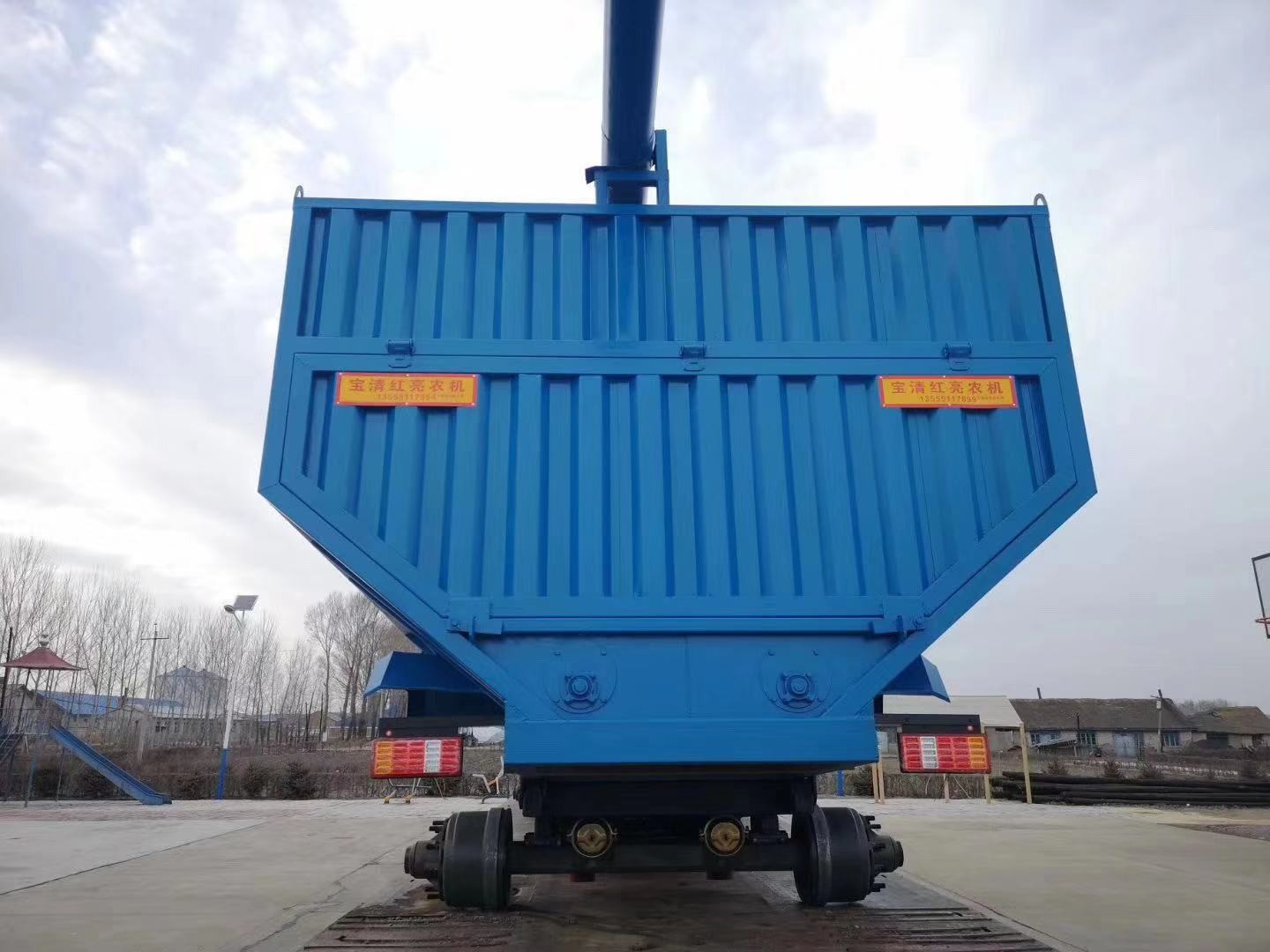 牽引式精播機(jī)加肥車