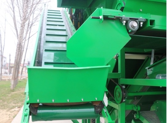 2022年大型花生摘果機(jī)