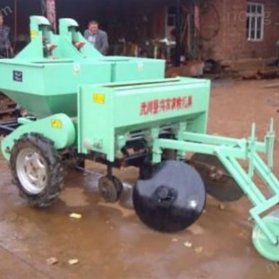 武川興農(nóng)2BM-2馬鈴薯施肥播種機(jī)
