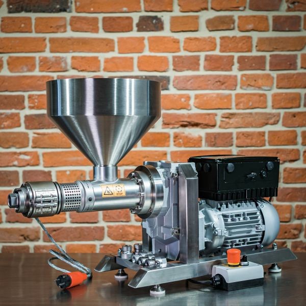 葡萄籽油冷壓榨油機(jī)德國(guó)原裝進(jìn)口歐維克OW-400型出油率高性能穩(wěn)定