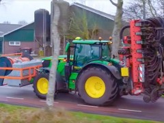 荷蘭有機農場，利用現代化農機進行液態肥施肥，令人大開眼界！